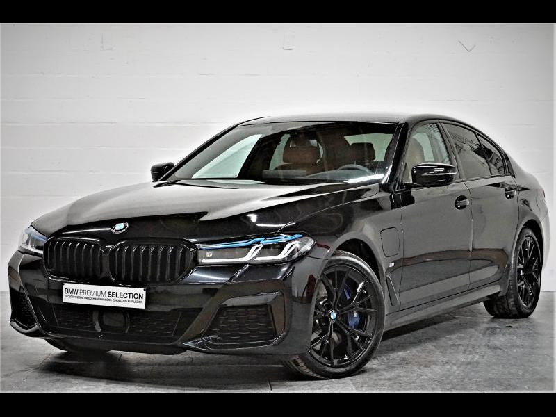 Modèle Réduit BMW 545E XDrive M Sport 2023 – 1/18, Blanc, Par GT Spirit – Boîte Collection